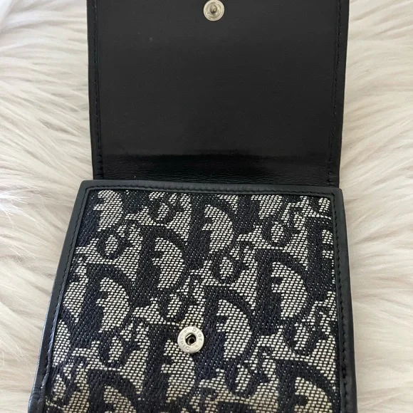 Dior Montaigne Wallet.